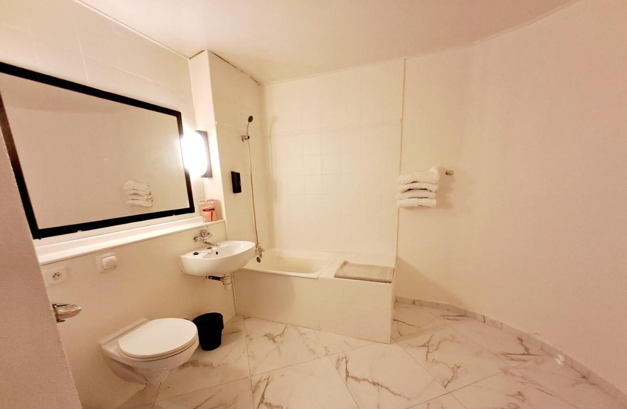 Crystal Hotel Saint Denis Basilique 外观 照片